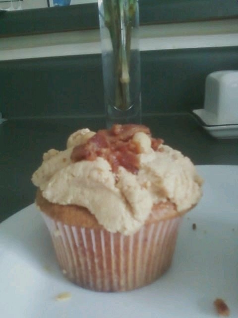 Reed experiments with meat cupcakes