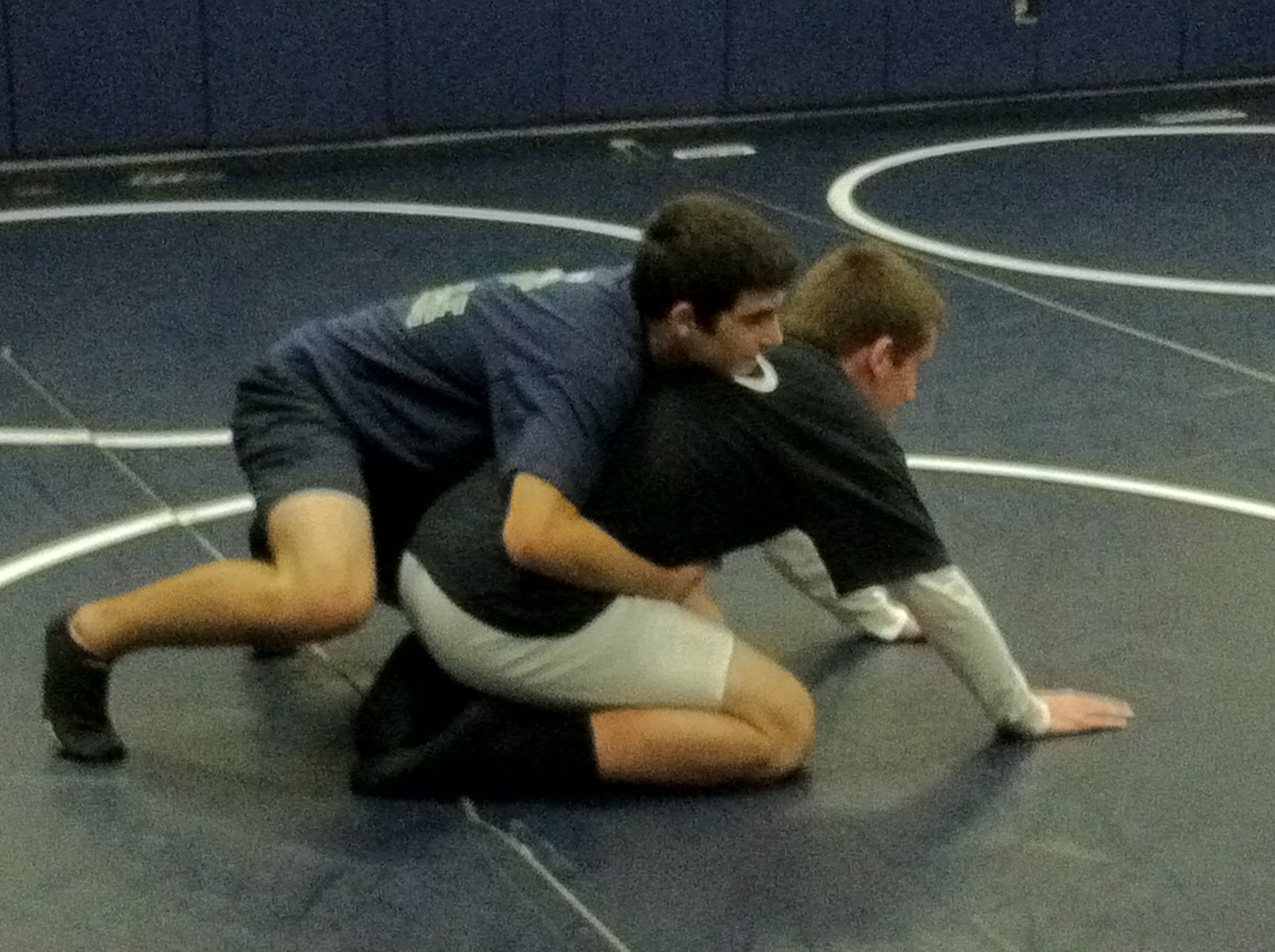 Wrestlers lose weight to gain a championship