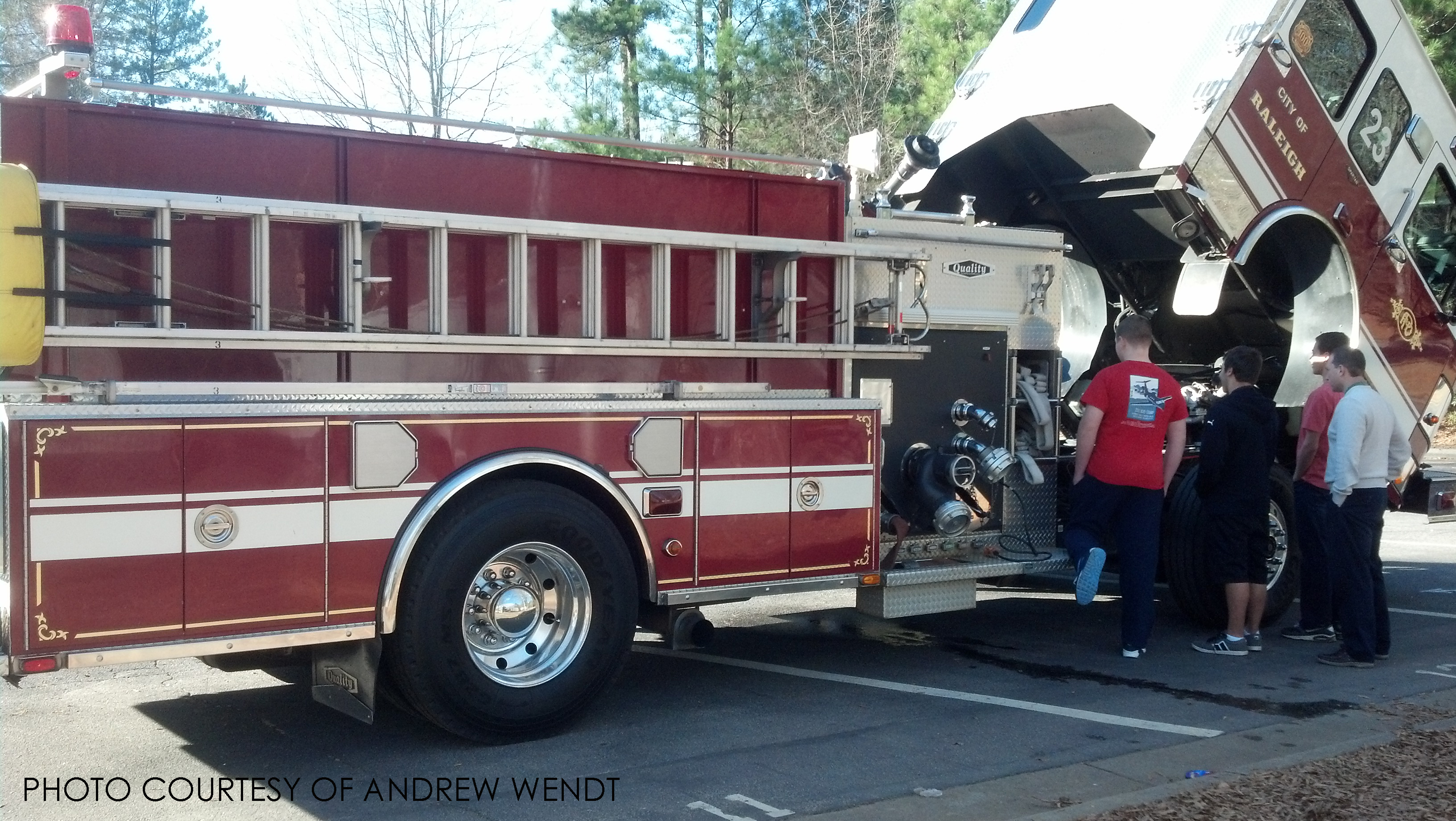 Car Club invites fire fighters to Leesville