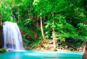 Leesville students and teachers will be visiting many different sites including visiting the “La Fortuna” waterfall. They will also be hiking, whitewater rafting, kayaking and more.