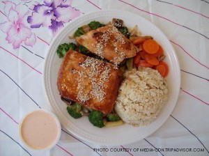 The presentation is uniform for all Hibachi 101 entrees: a pile of veggies/meat with mounds of rice on a takeout plate. A meal like this, with drink, would go for about $8-$12.