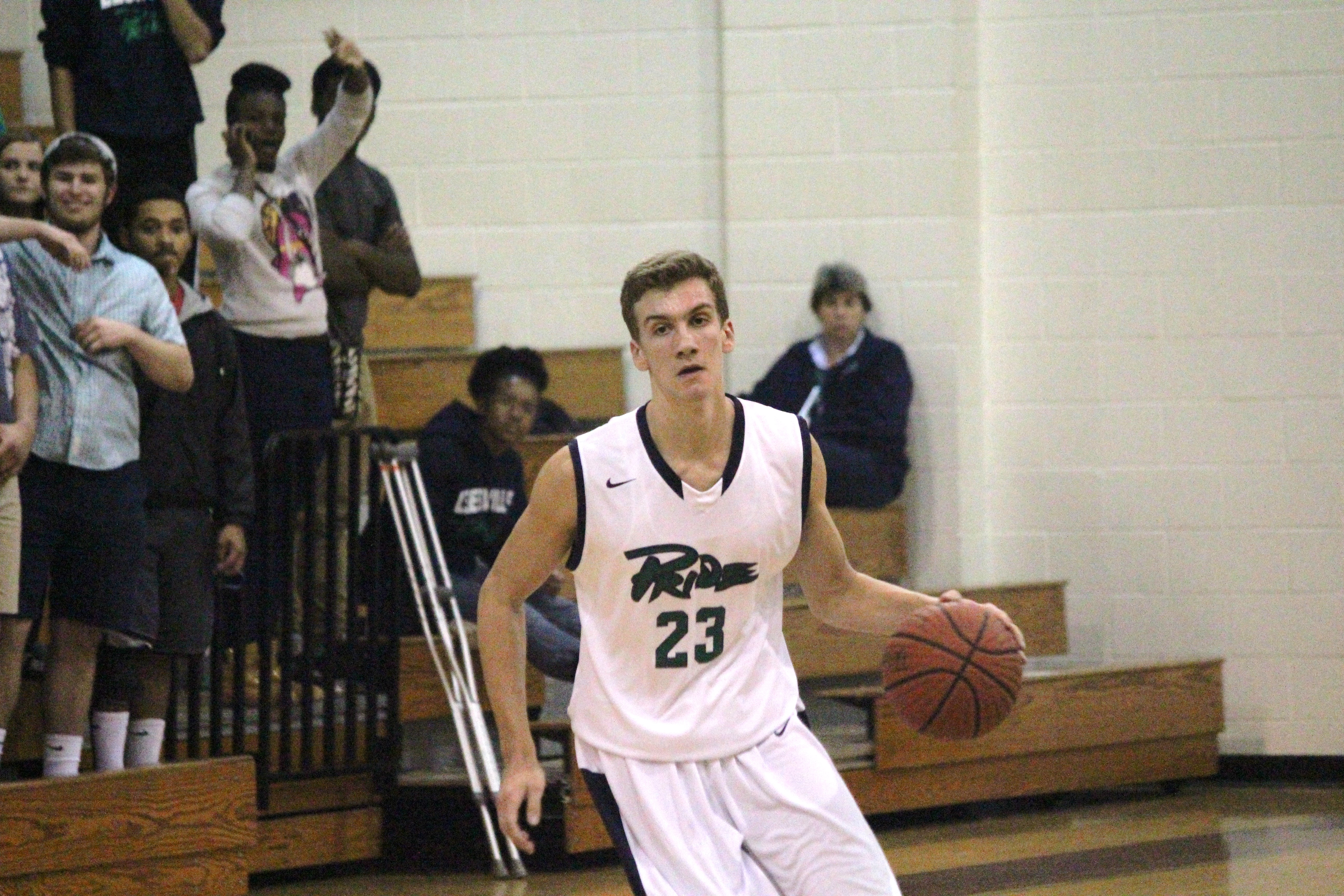 Leesville Basketball falls to offense-heavy Millbrook