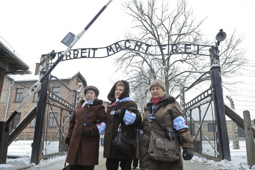 Holocaust survivors mark 70th anniversary of Auschwitz liberation
