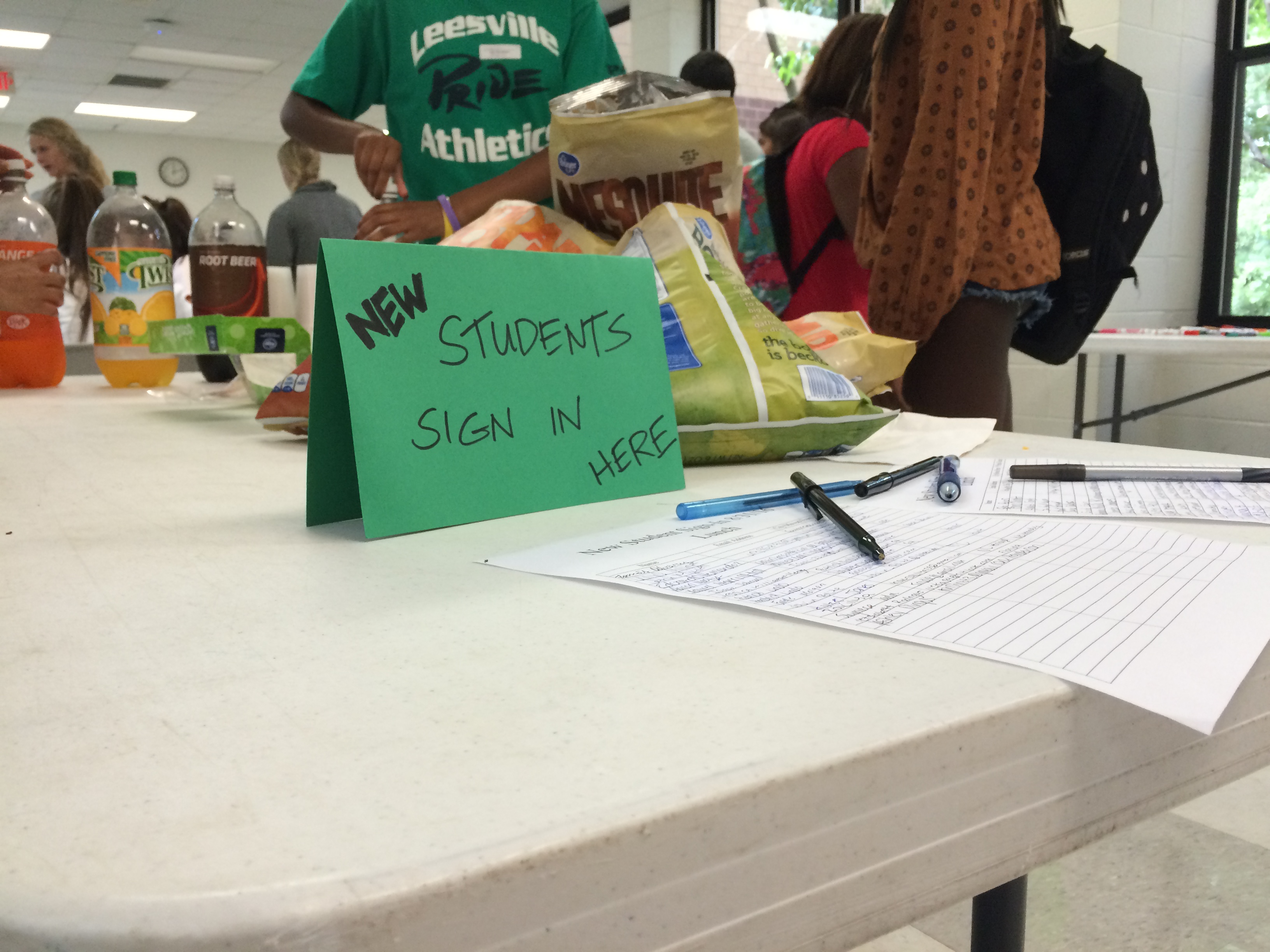 Liaisons Welcome New Students during Lunch
