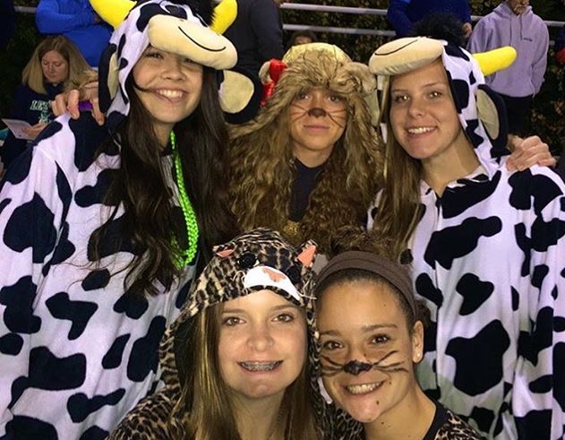 High Schoolers Make Halloween Plans