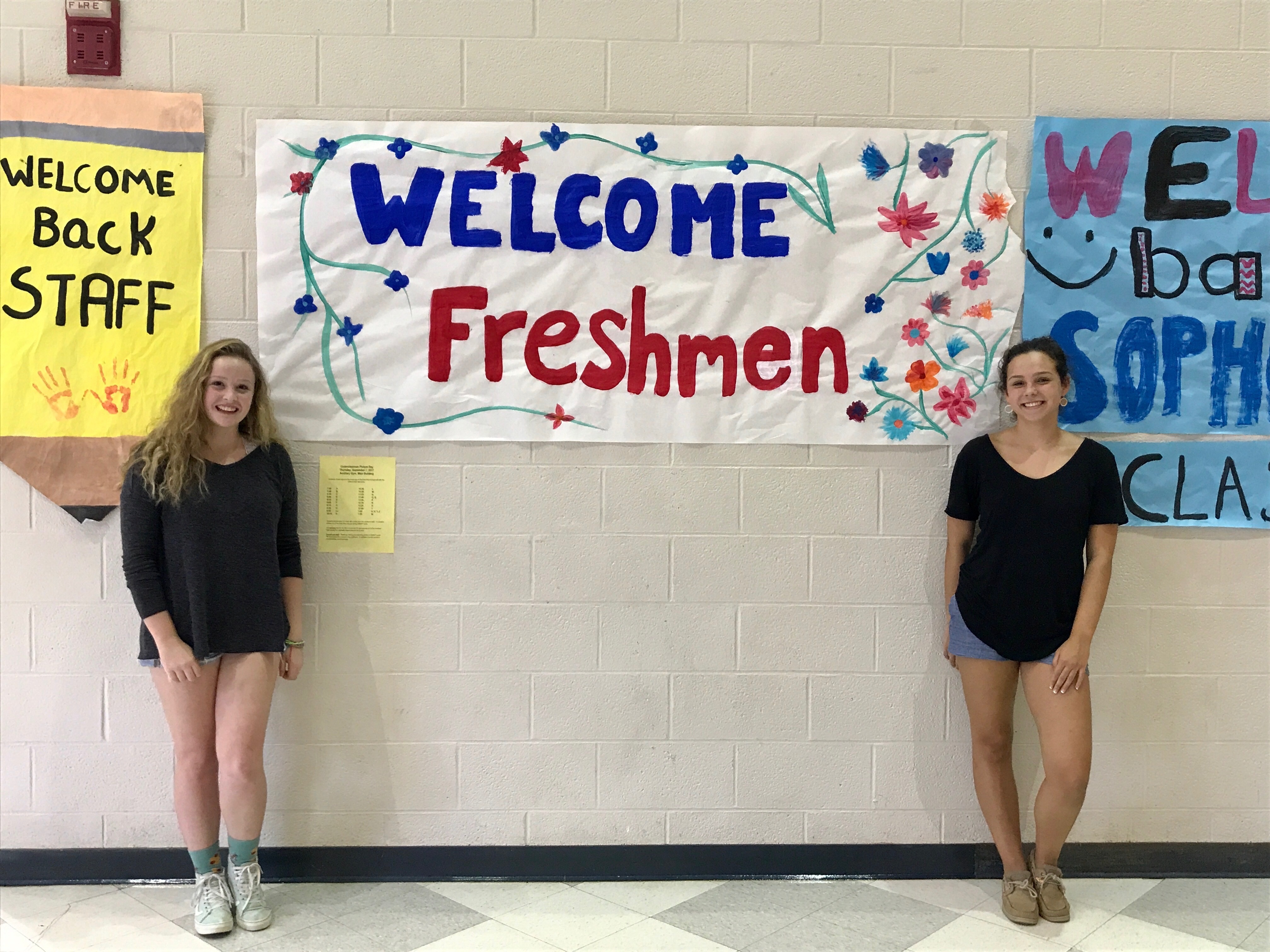 Leesville Liaisons help out at New Student Lunches