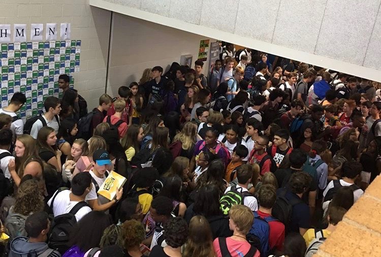 A view from the main stairwell on the first day of school. Because it was the freshman’s first day of school, most didn’t know where to go which caused further confusion and crowding (Photo used by permission of Violet Thorton).