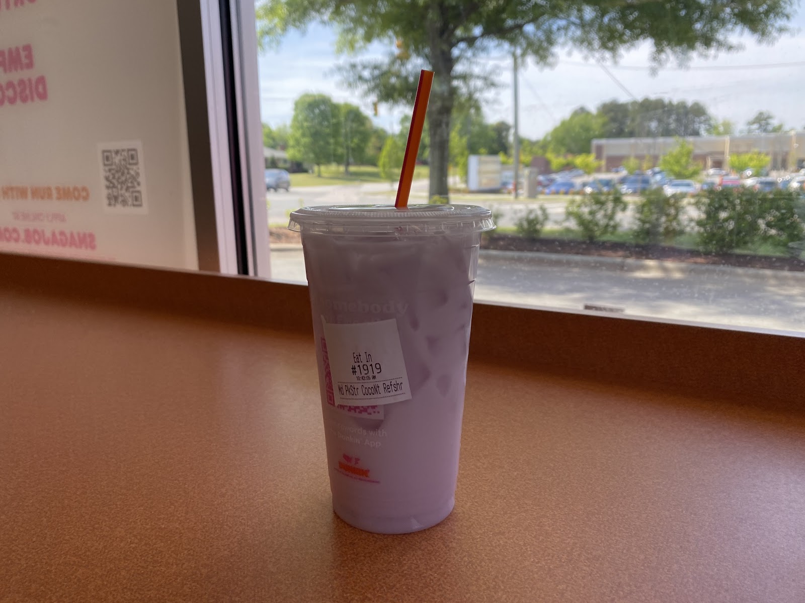 Dunkin’ Donuts vs Starbucks