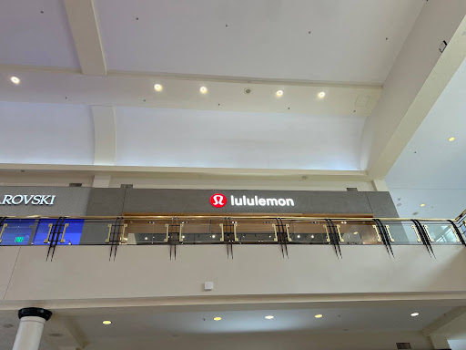 Is Lululemon still popular?