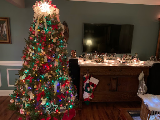 Christmas Decorations: After Halloween or Thanksgiving?